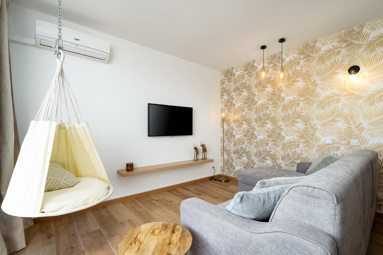 Charming Apartment W/ Pool & Balcony In Portimao By Lovelystay Extérieur photo